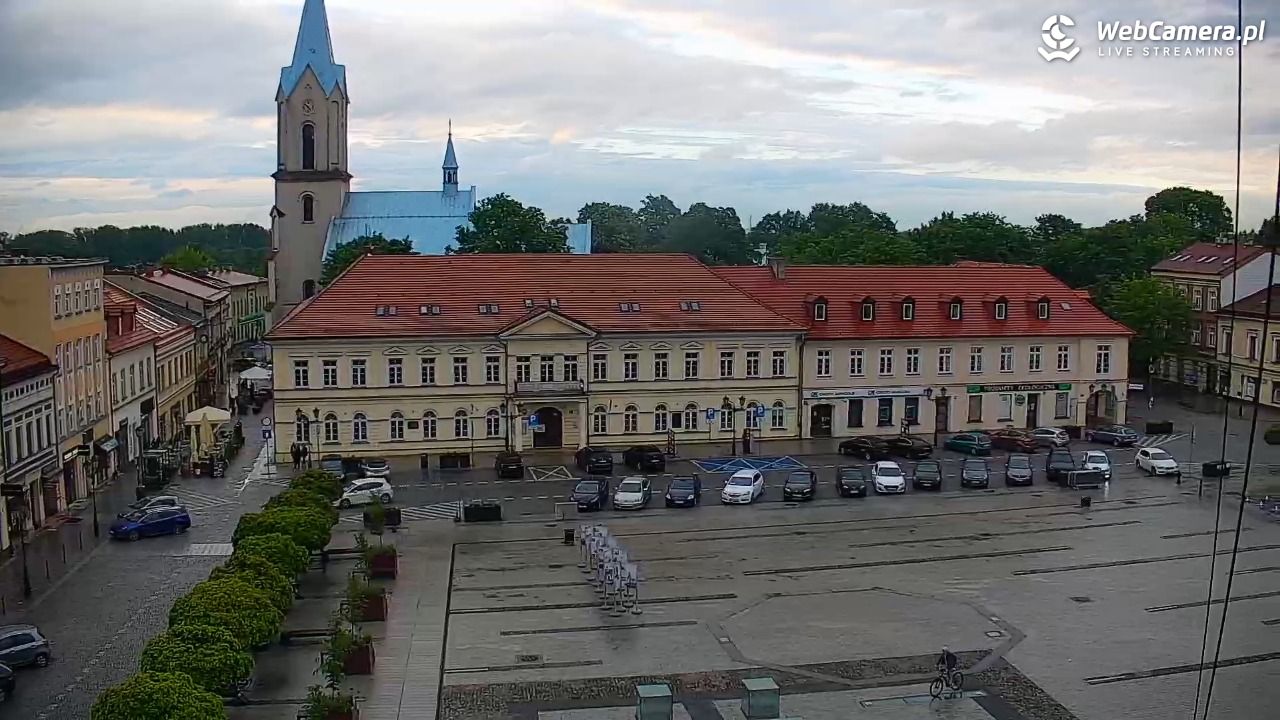 OŚWIĘCIM - widok na Rynek - 16 maj 2025, 19:23