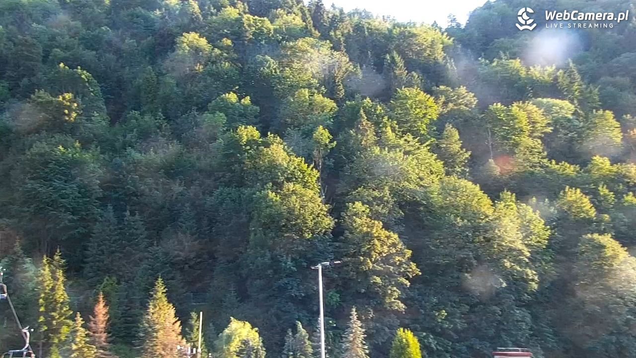 Szczawnica Palenica - widok na dolną stacje - 18 lipiec 2026, 19:24