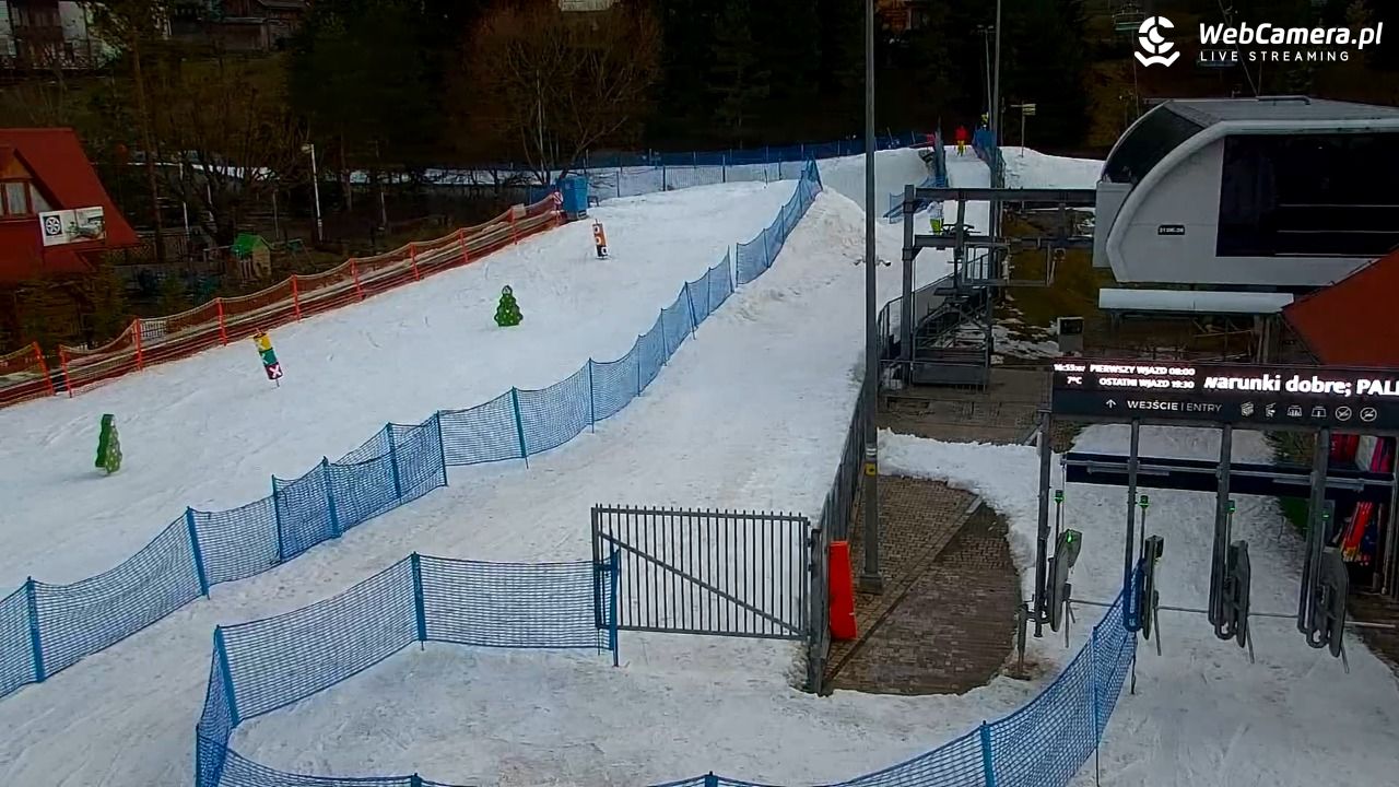 Szczawnica Palenica - widok na dolną stacje - 26 luty 2026, 16:55
