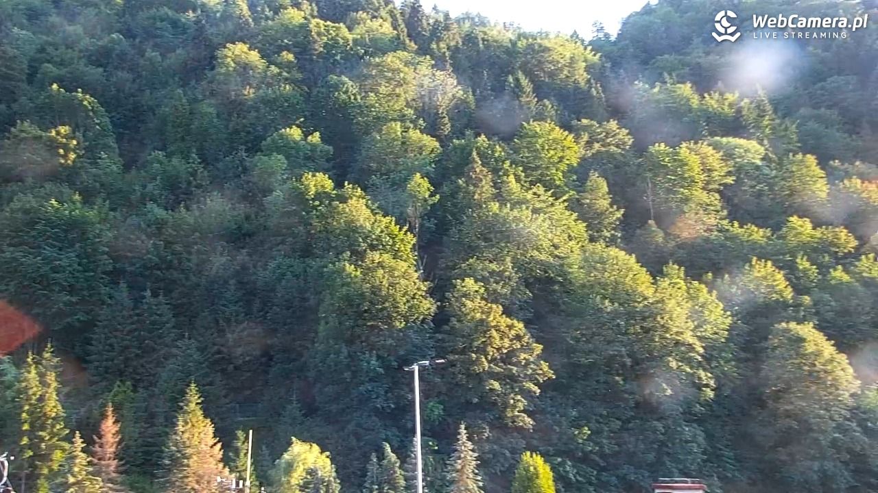 Szczawnica Palenica - widok na dolną stacje - 18 lipiec 2026, 19:24