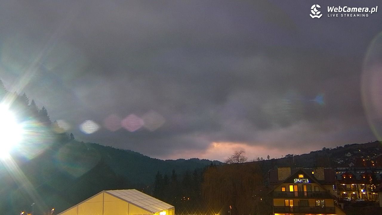 Szczawnica Palenica - widok na dolną stacje - 25 luty 2026, 17:38