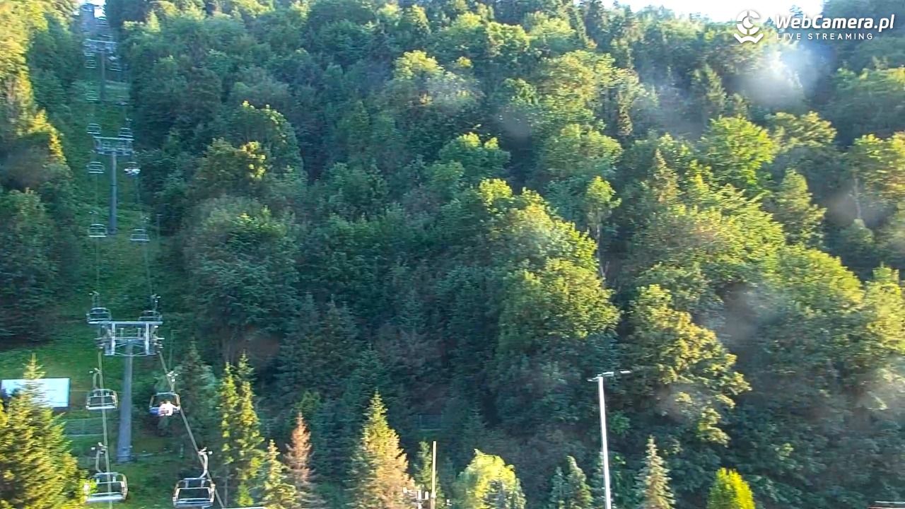 Szczawnica Palenica - widok na dolną stacje - 18 lipiec 2026, 19:24