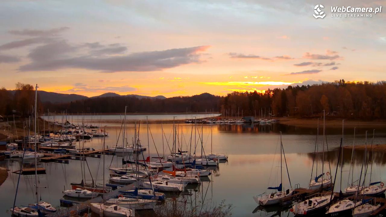 Polańczyk - widok na Jezioro Solińskie - 03 listopad 2025, 06:17