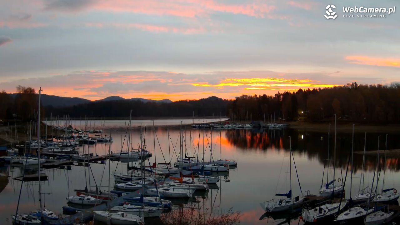 Polańczyk - widok na Jezioro Solińskie - 03 listopad 2025, 06:07