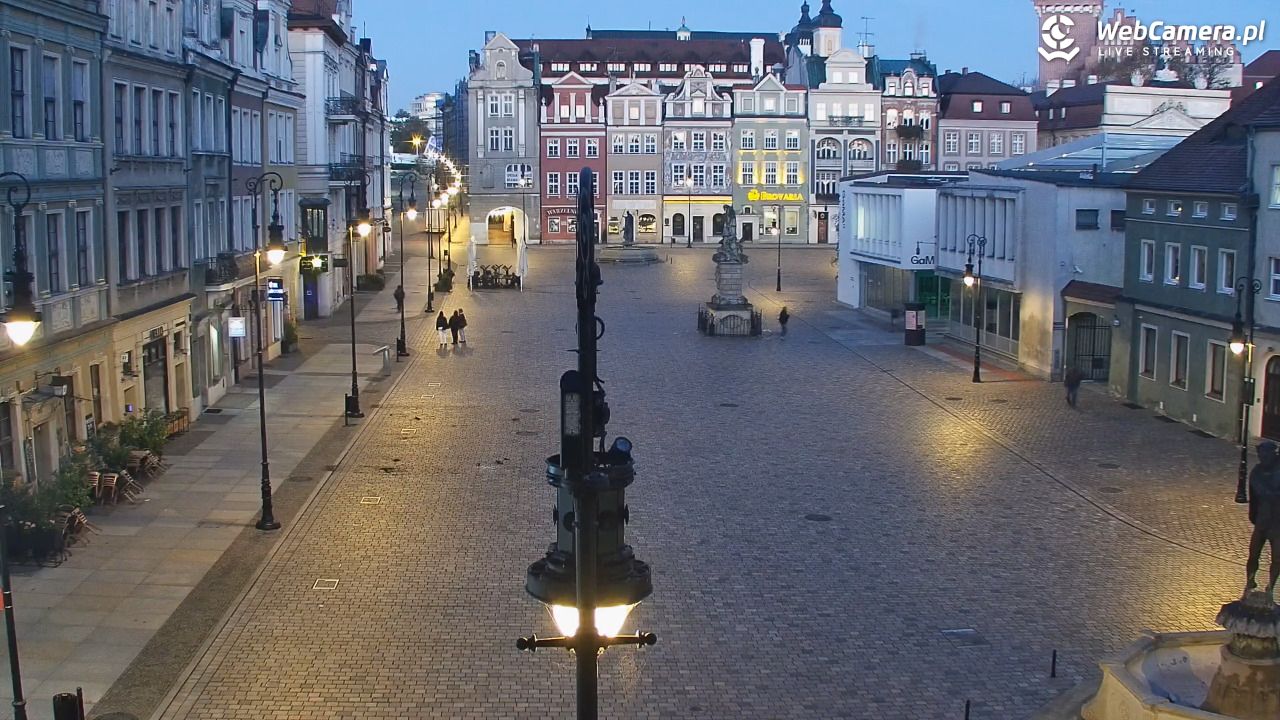 POZNAŃ - Stary Rynek - 04 listopad 2025, 06:27