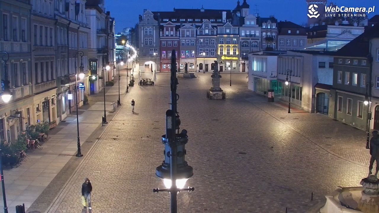 POZNAŃ - Stary Rynek - 04 listopad 2025, 06:12