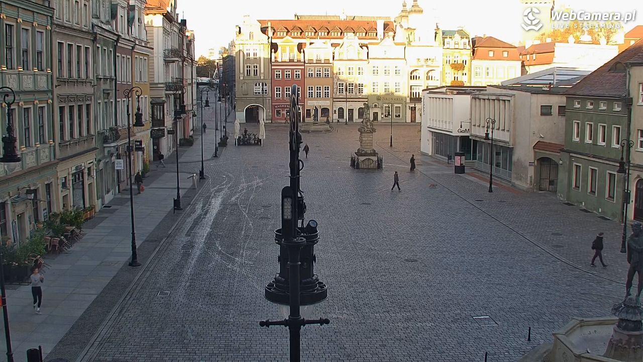 POZNAŃ - Stary Rynek - 04 listopad 2025, 07:50