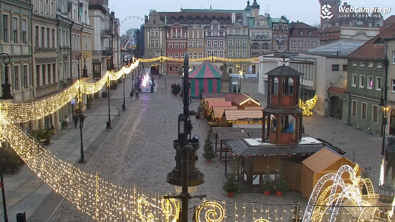 POZNAŃ - Stary Rynek - 15 grudzień 2025, 08:18