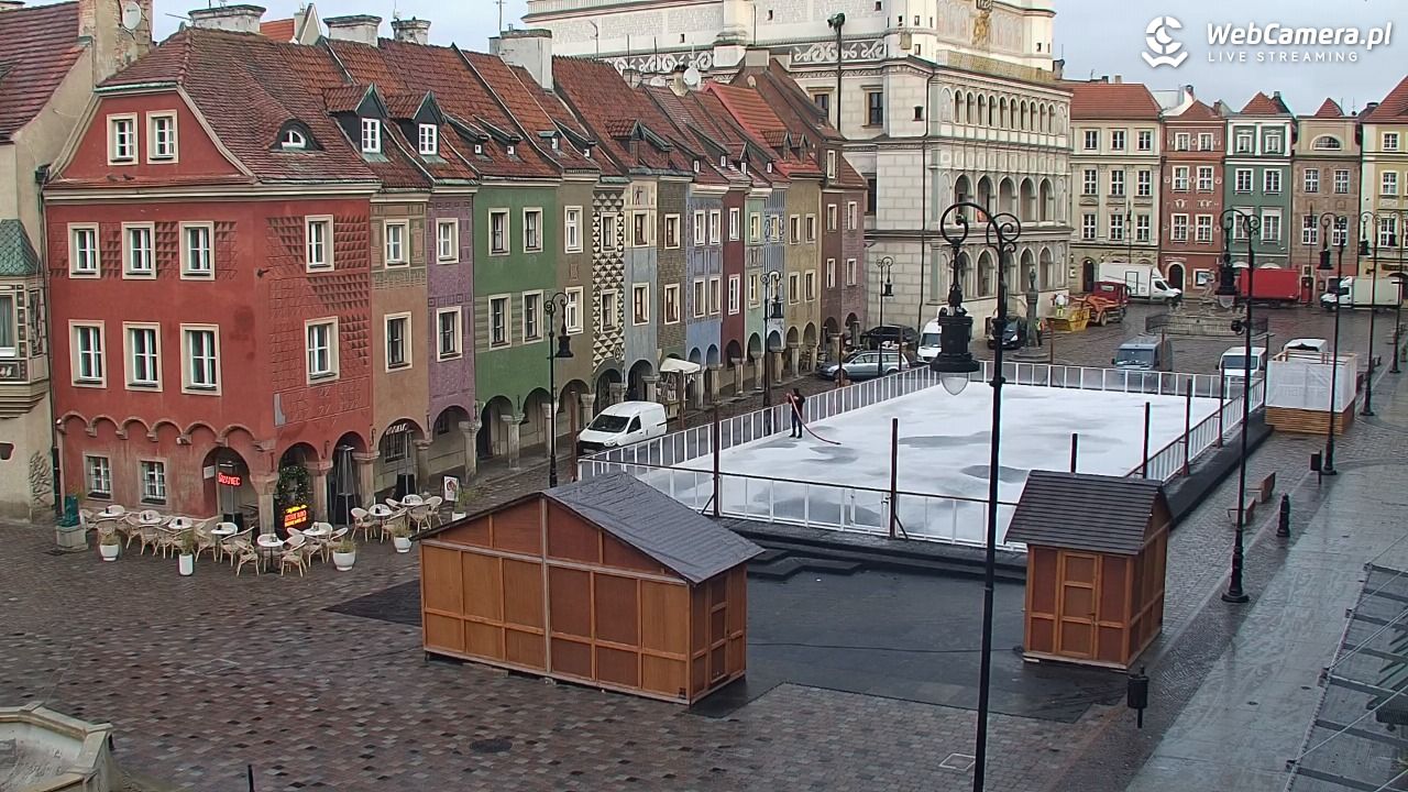 POZNAŃ - Stary Rynek - 18 listopad 2025, 08:49