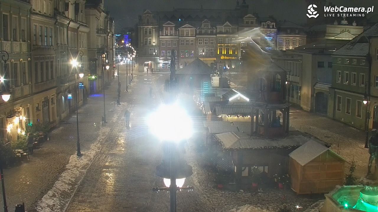 POZNAŃ - Stary Rynek - 26 listopad 2025, 23:27