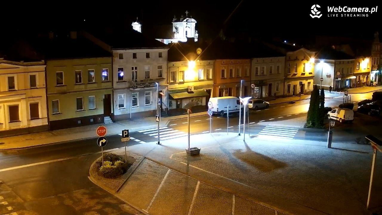 RAKONIEWICE - widok na Plac Powstańców Wielkopolskich - 05 maj 2026, 22:45
