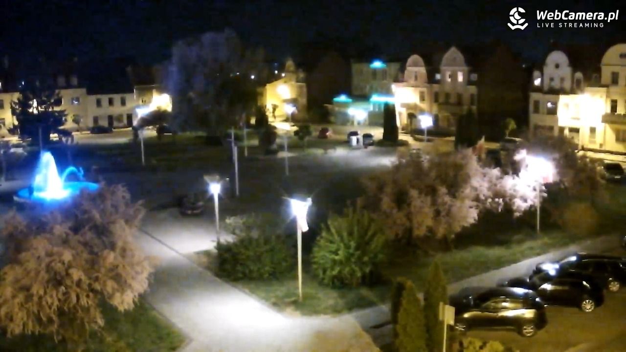 RAKONIEWICE - widok na Plac Powstańców Wielkopolskich - 02 maj 2025, 22:02