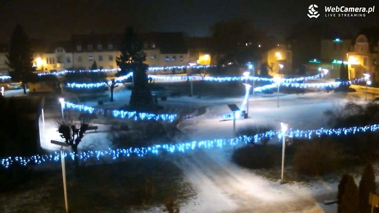 RAKONIEWICE - widok na Plac Powstańców Wielkopolskich - 08 luty 2026, 01:32