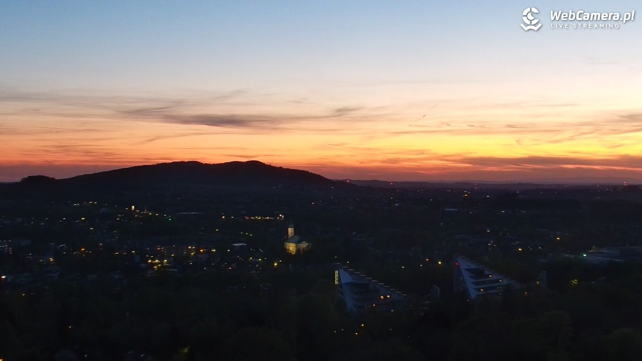 USTROŃ - widok z Uzdrowiska Ustroń NOWOŚĆ - 03 maj 2026, 20:38