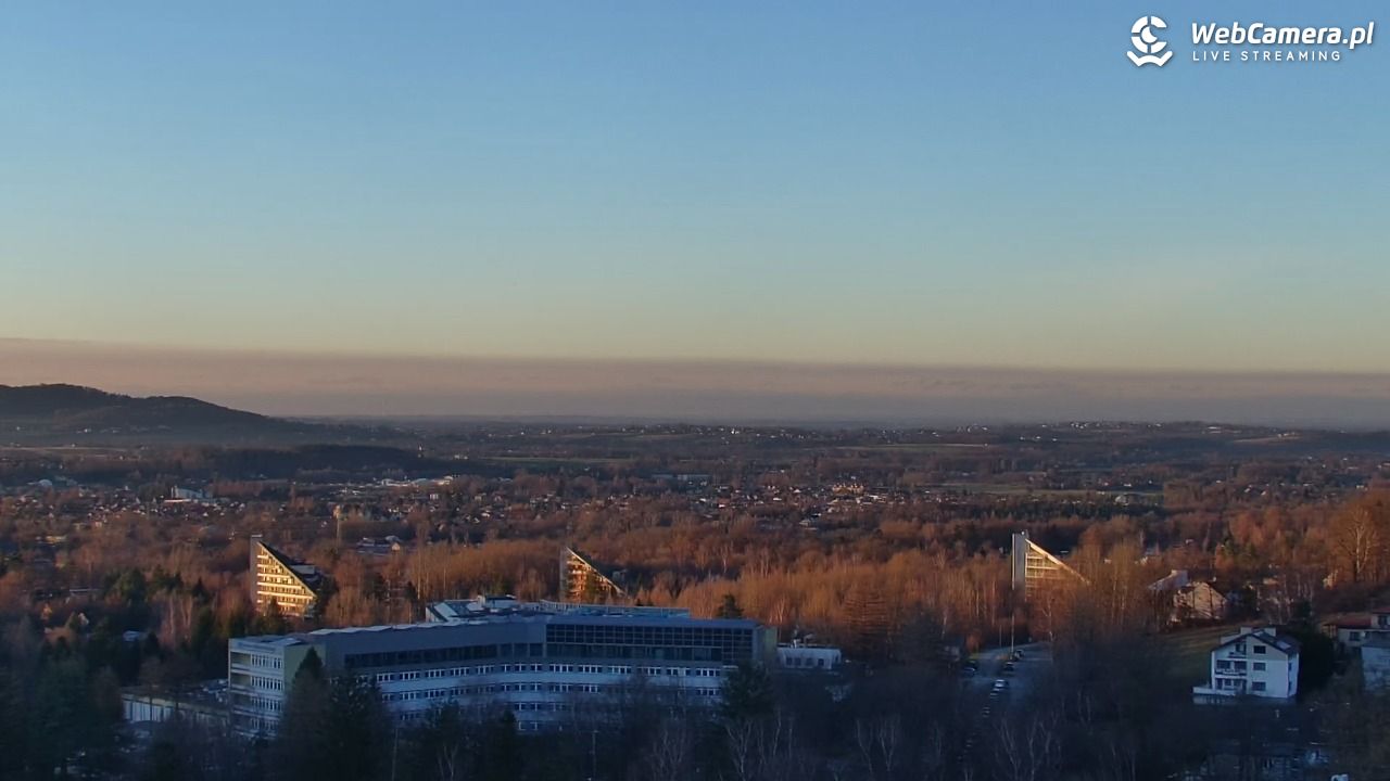 USTROŃ - widok z Uzdrowiska Ustroń NOWOŚĆ - 15 grudzień 2025, 15:11