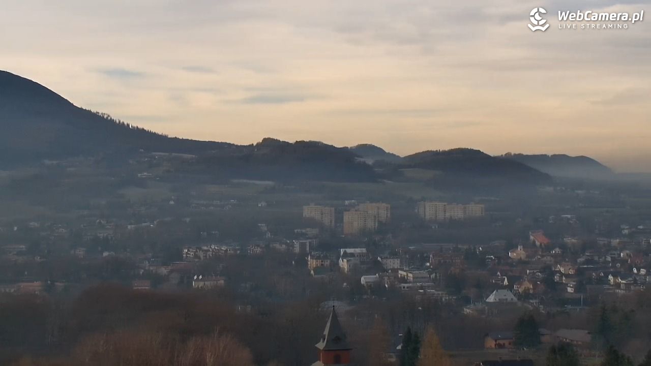 USTROŃ - widok z Uzdrowiska Ustroń NOWOŚĆ - 16 grudzień 2025, 10:43