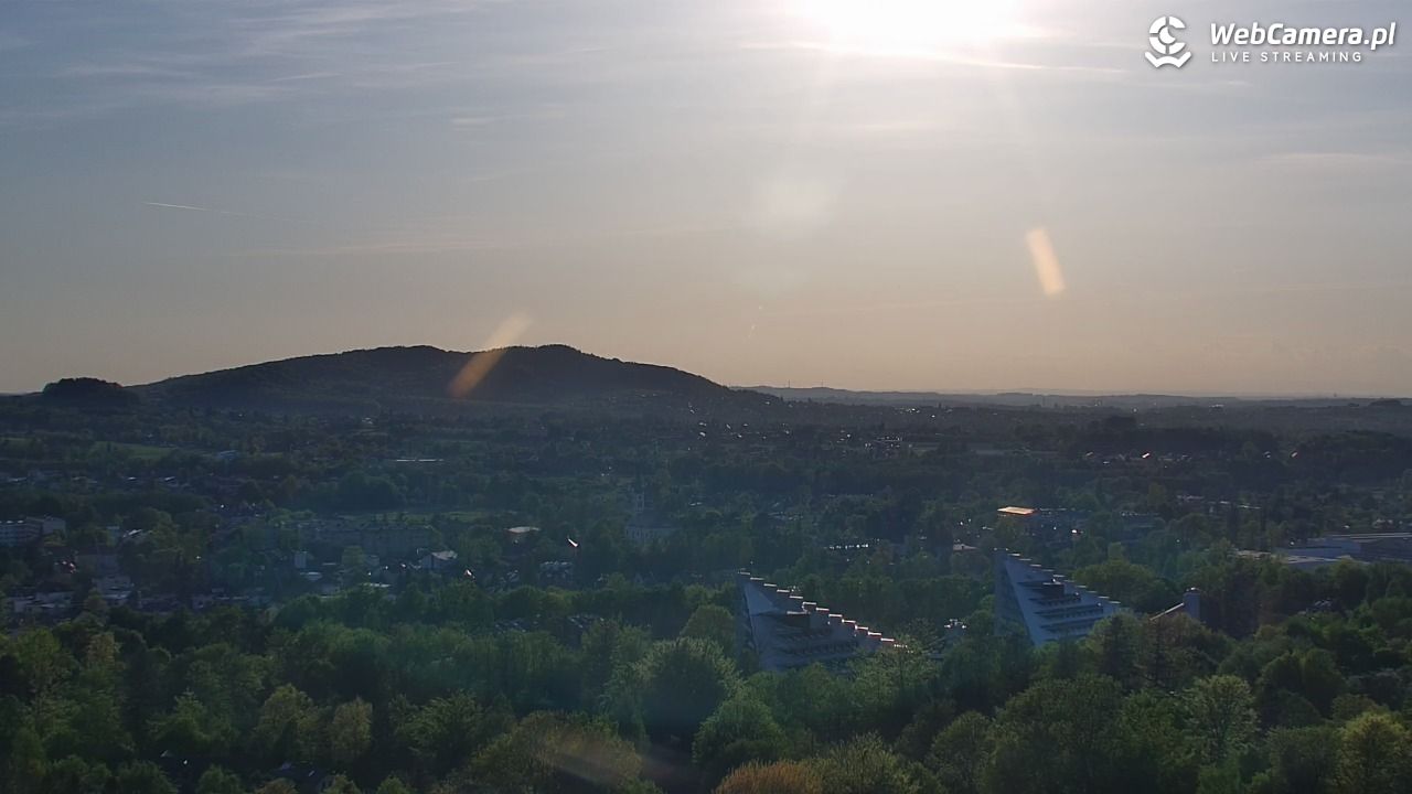 USTROŃ - widok z Uzdrowiska Ustroń NOWOŚĆ - 01 maj 2025, 18:44