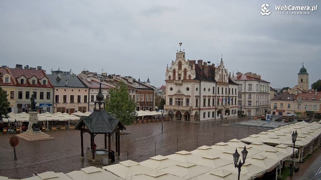 Rzeszów - Stary Rynek i Ratusz - 11 wresień 2026, 11:53