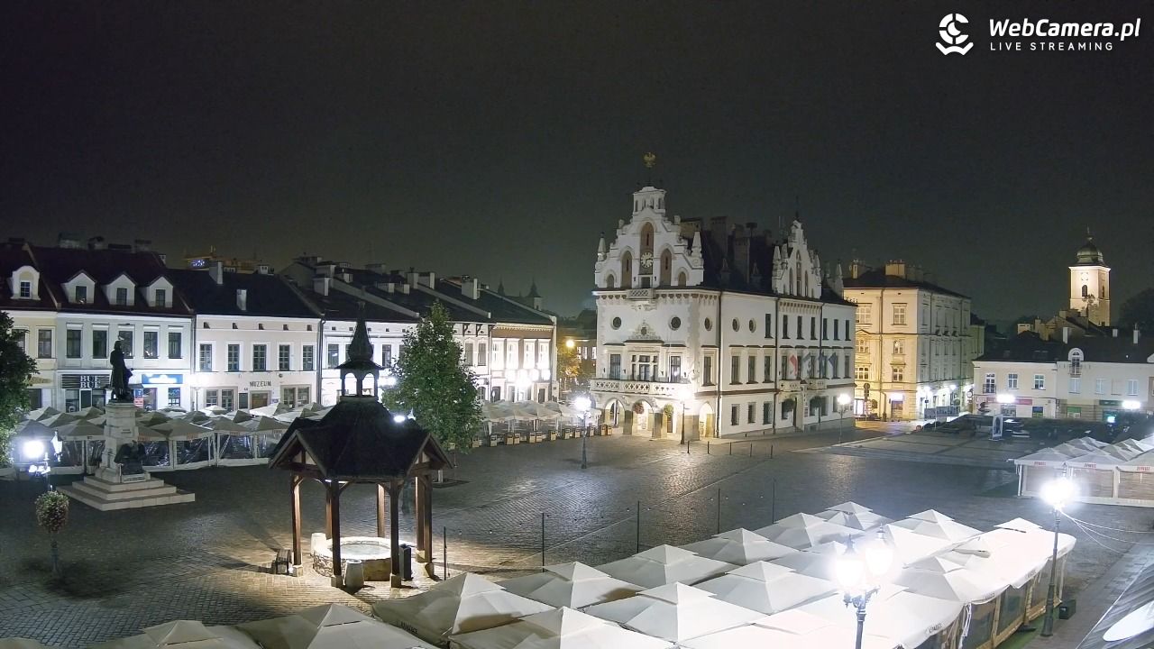 Rzeszów - Stary Rynek i Ratusz - 16 październik 2025, 02:32