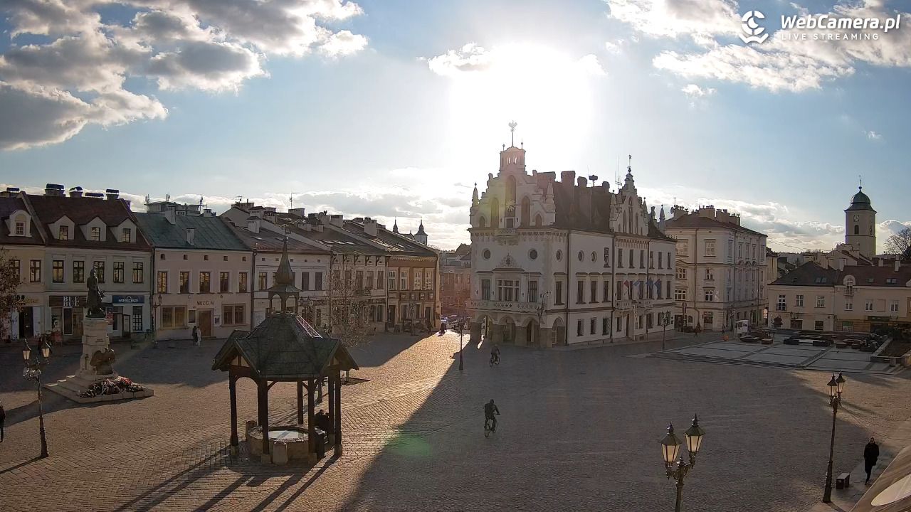 Rzeszów - Stary Rynek i Ratusz - 02 marzec 2026, 15:34