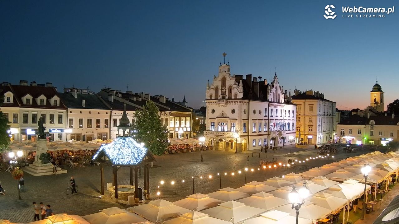 Rzeszów - Stary Rynek i Ratusz - 29 lipiec 2026, 21:08