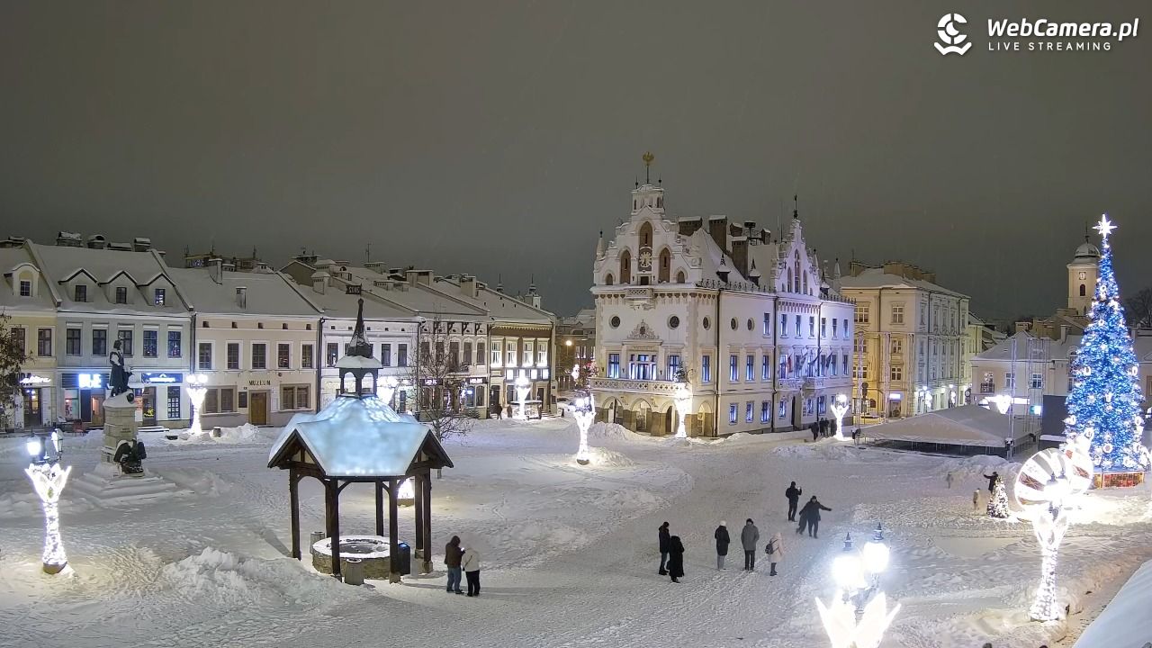 Rzeszów - Stary Rynek i Ratusz - 11 styczeń 2026, 18:27