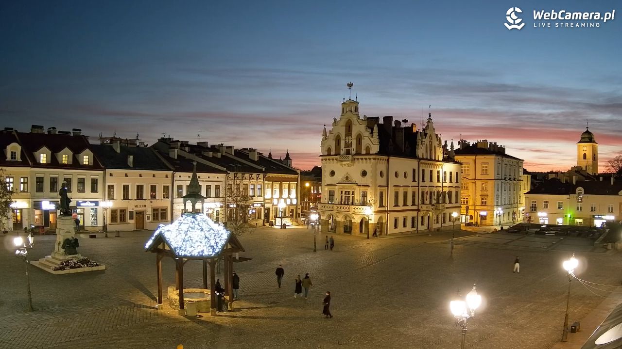 Rzeszów - Stary Rynek i Ratusz - 05 marzec 2026, 18:01