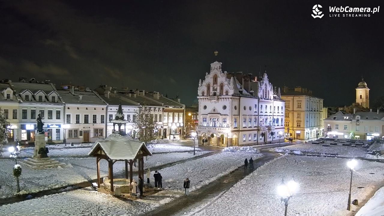 Rzeszów - Stary Rynek i Ratusz - 23 listopad 2025, 19:40