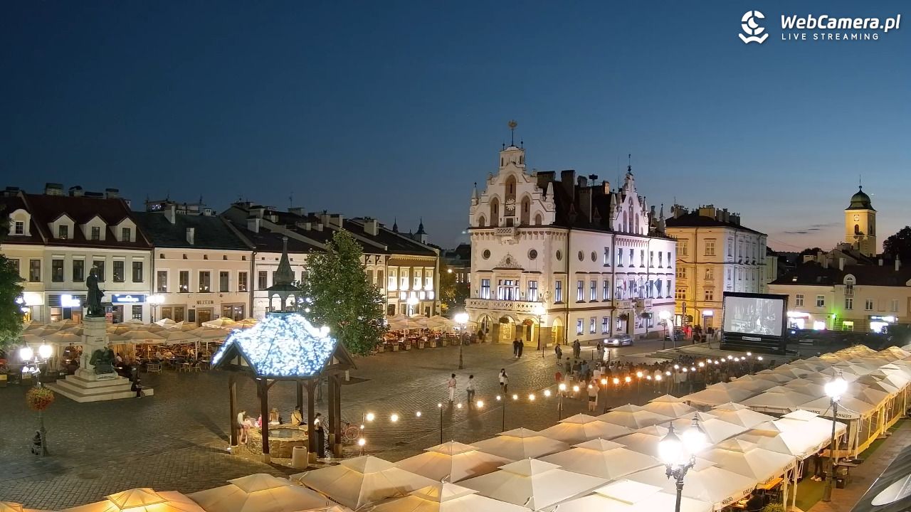 Rzeszów - Stary Rynek i Ratusz - 28 lipiec 2026, 21:13