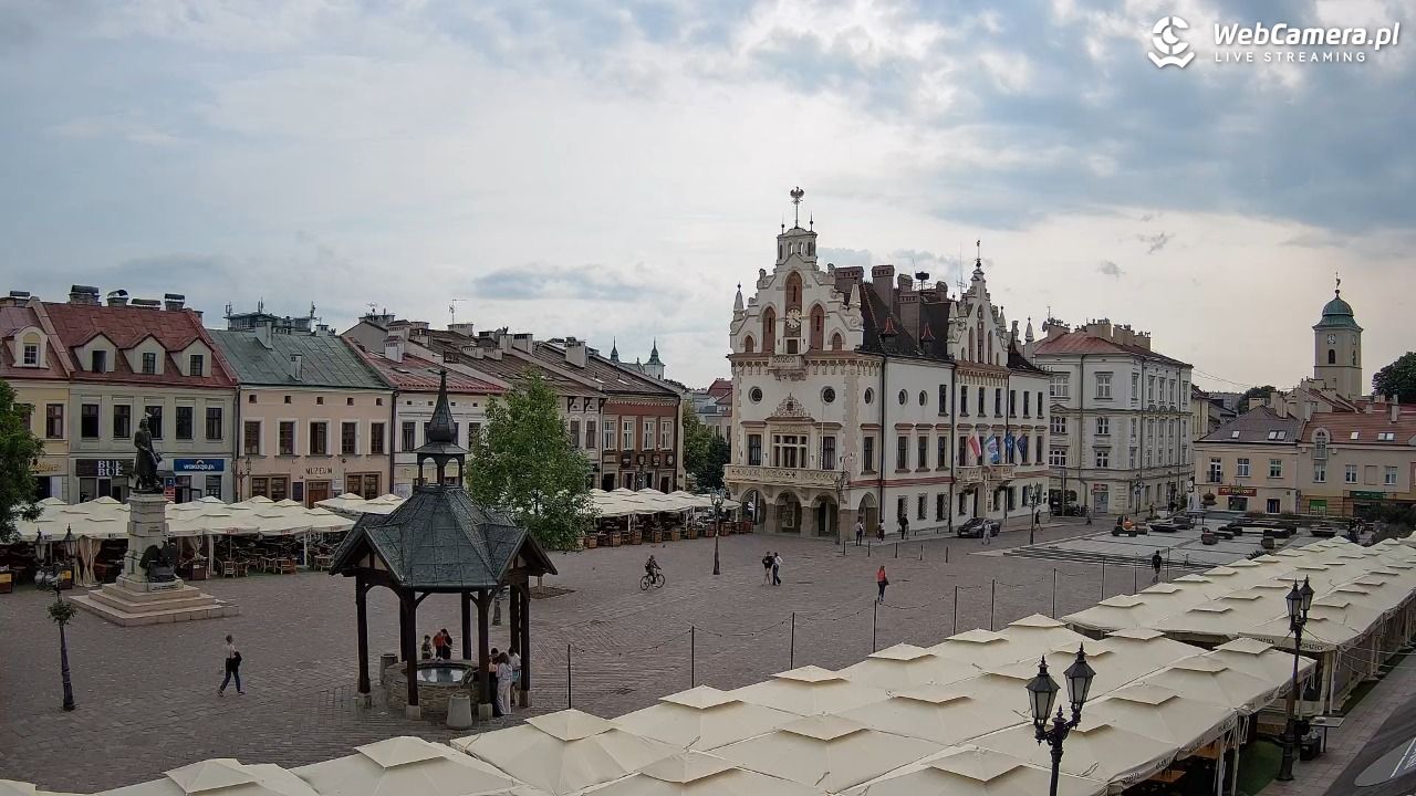 Rzeszów - Stary Rynek i Ratusz - 10 czerwiec 2026, 16:01