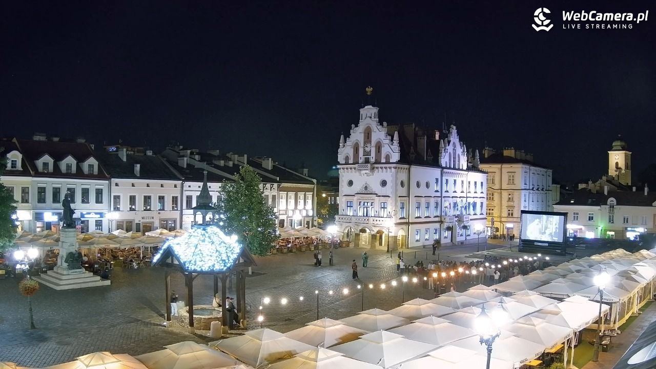 Rzeszów - Stary Rynek i Ratusz - 28 lipiec 2026, 21:55
