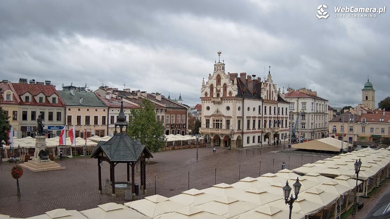 Rzeszów - Stary Rynek i Ratusz - 17 wresień 2026, 10:03