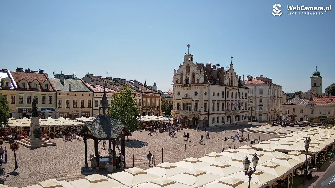 Rzeszów - Stary Rynek i Ratusz - 26 lipiec 2026, 13:48