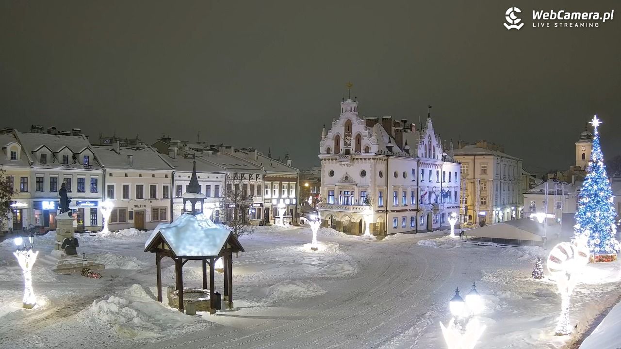 Rzeszów - Stary Rynek i Ratusz - 14 styczeń 2026, 22:21