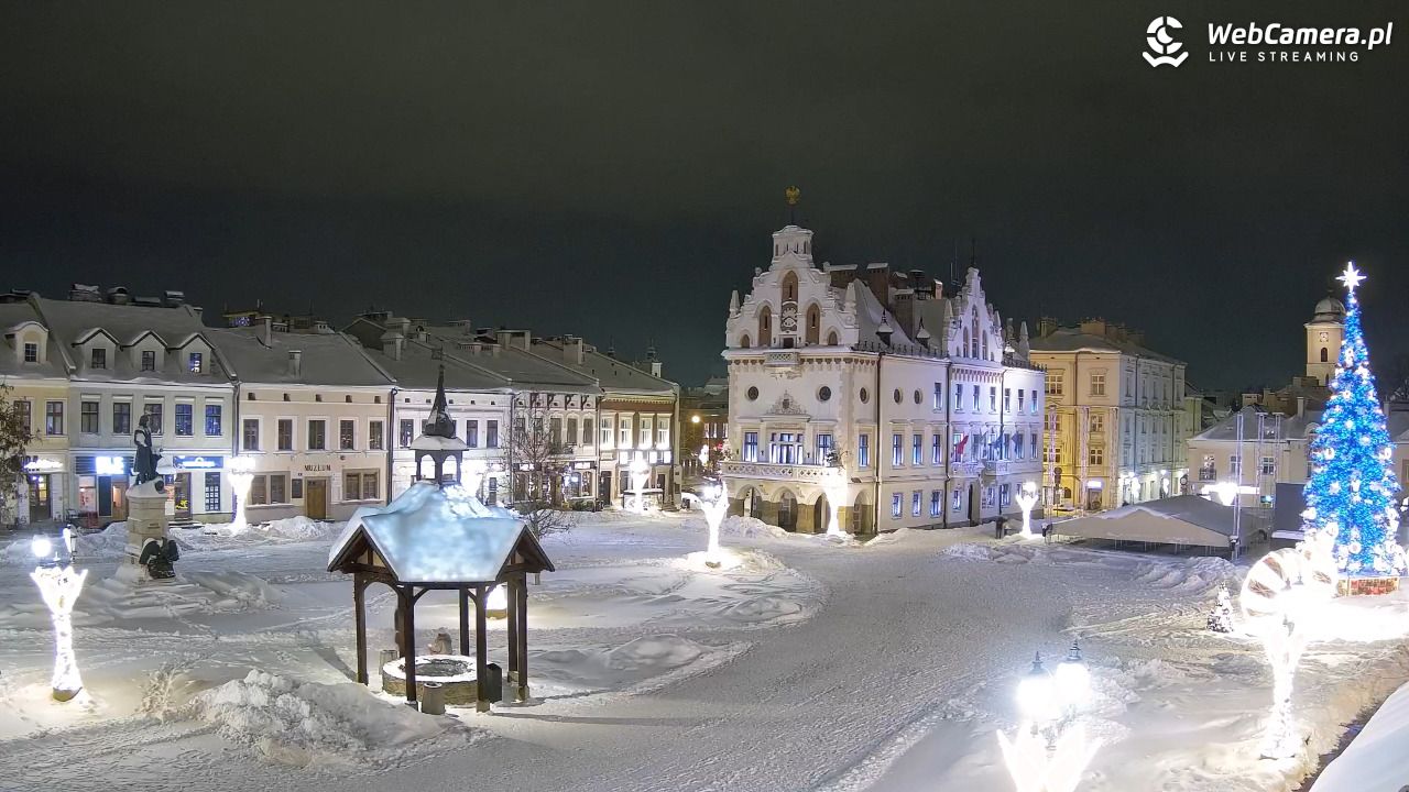 Rzeszów - Stary Rynek i Ratusz - 12 styczeń 2026, 20:19