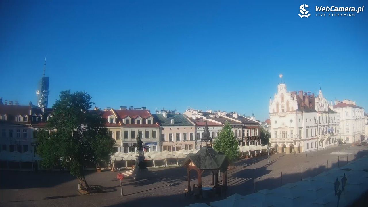 Rzeszów - Stary Rynek i Ratusz - 03 lipiec 2025, 06:20
