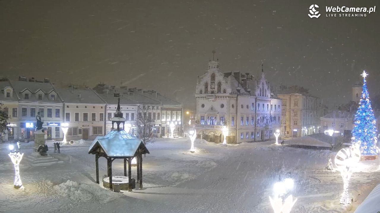 Rzeszów - Stary Rynek i Ratusz - 11 styczeń 2026, 22:15