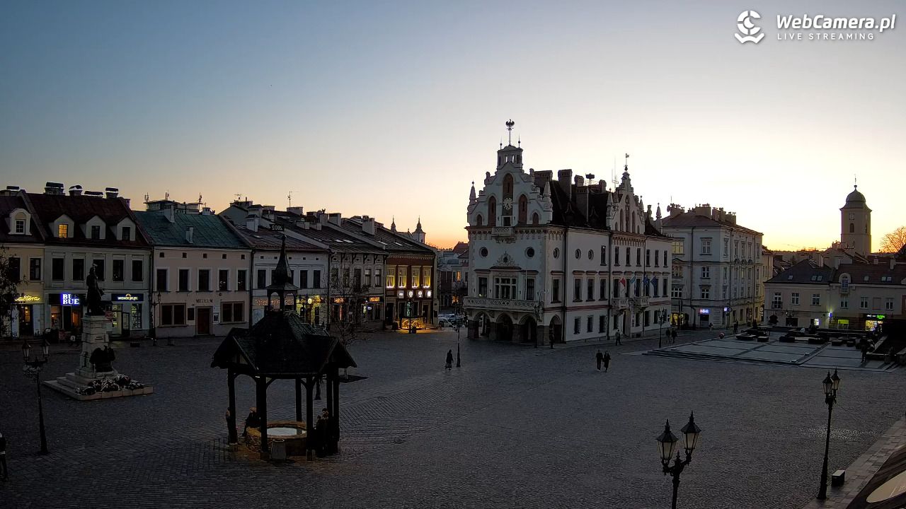 Rzeszów - Stary Rynek i Ratusz - 03 marzec 2026, 17:34