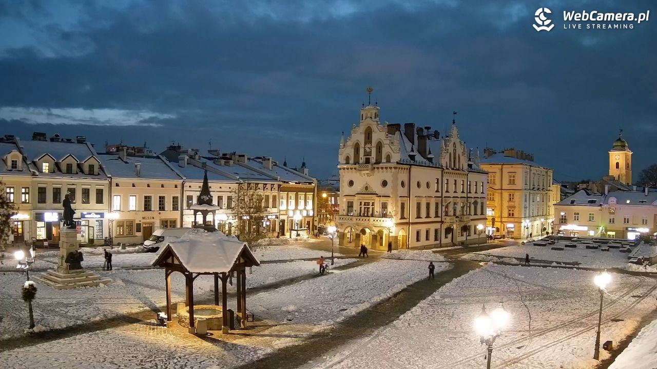 Rzeszów - Stary Rynek i Ratusz - 24 listopad 2025, 16:18
