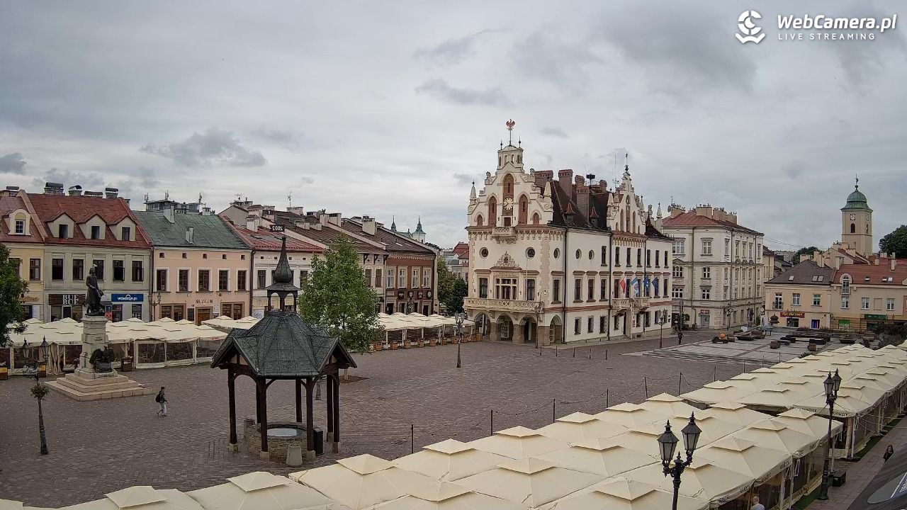 Rzeszów - Stary Rynek i Ratusz - 10 czerwiec 2026, 07:56
