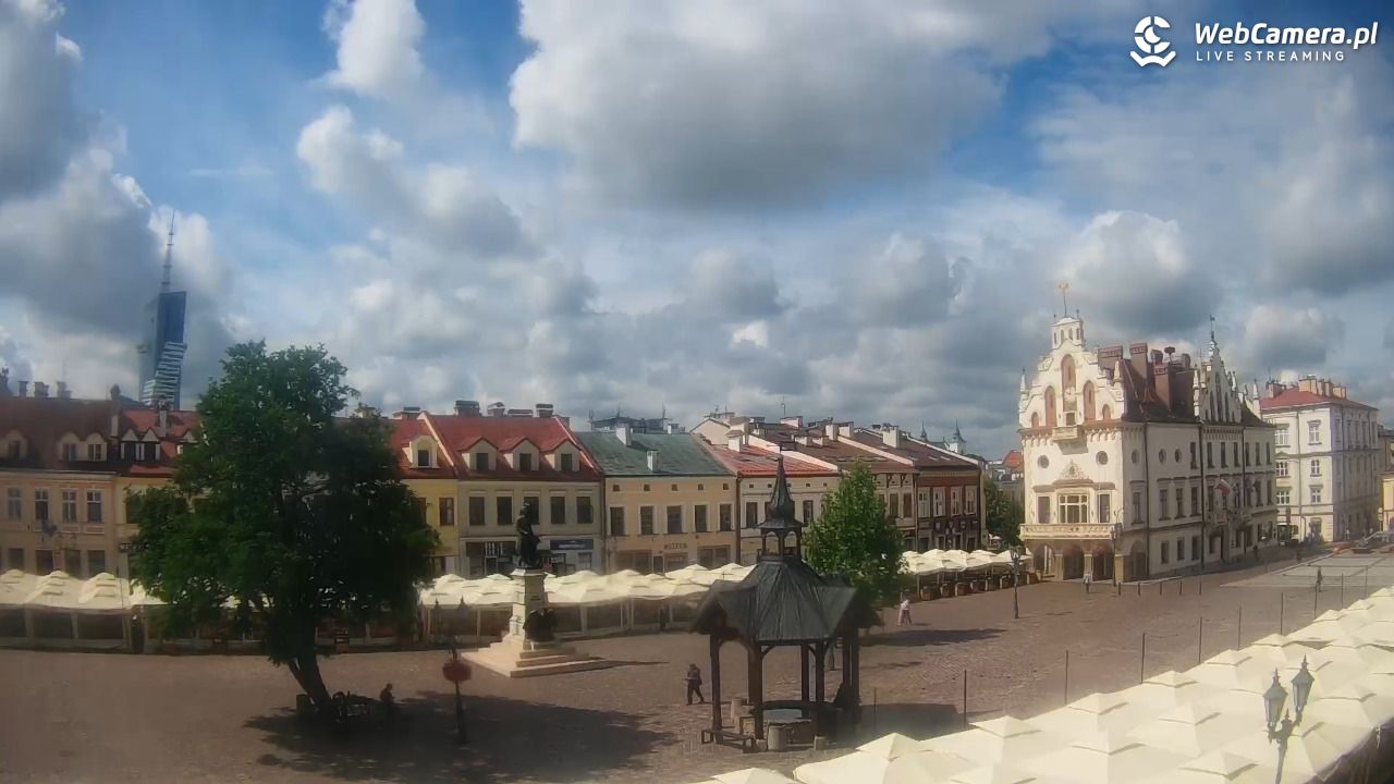 Rzeszów - Stary Rynek i Ratusz - 08 lipiec 2025, 10:01