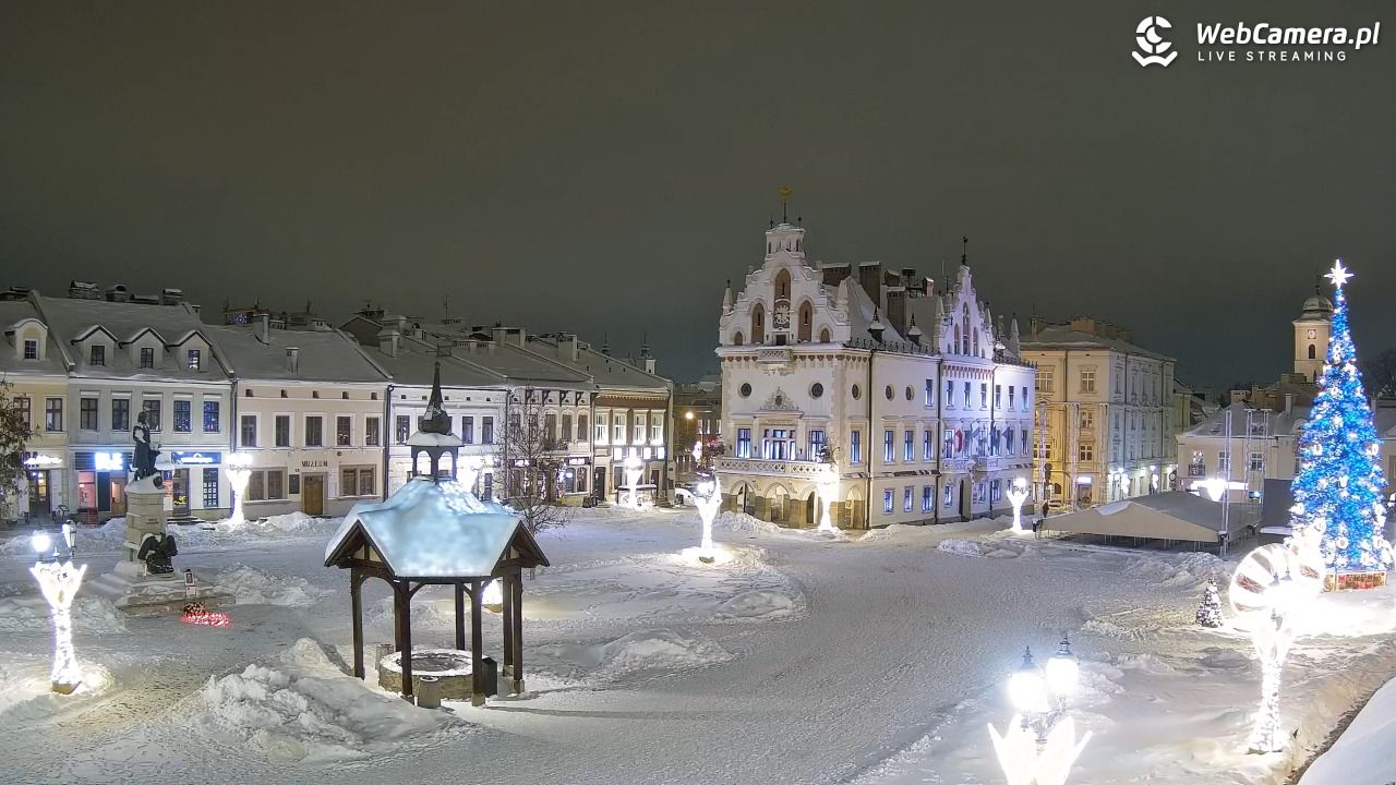 Rzeszów - Stary Rynek i Ratusz - 13 styczeń 2026, 21:29