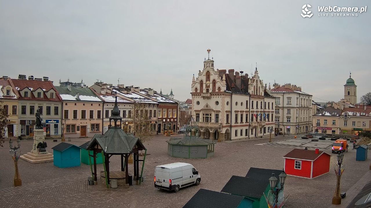 Rzeszów - Stary Rynek i Ratusz - 28 listopad 2025, 07:20