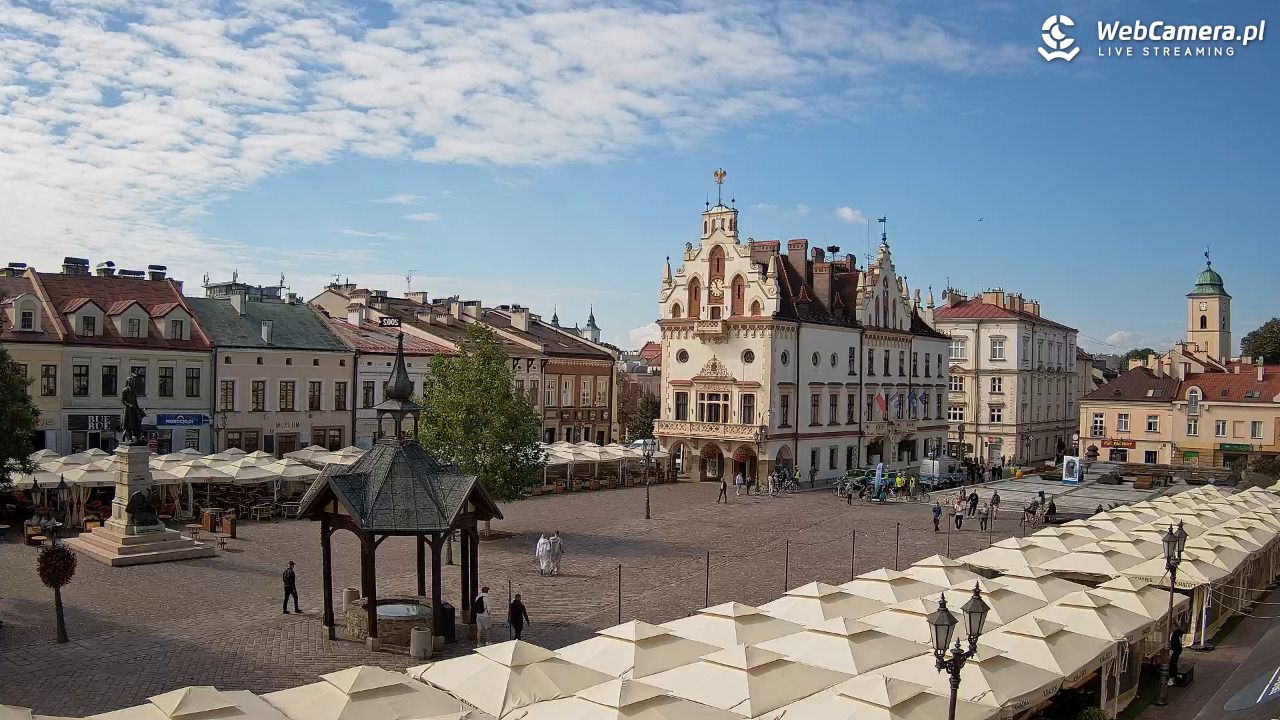 Rzeszów - Stary Rynek i Ratusz - 13 wresień 2026, 11:19