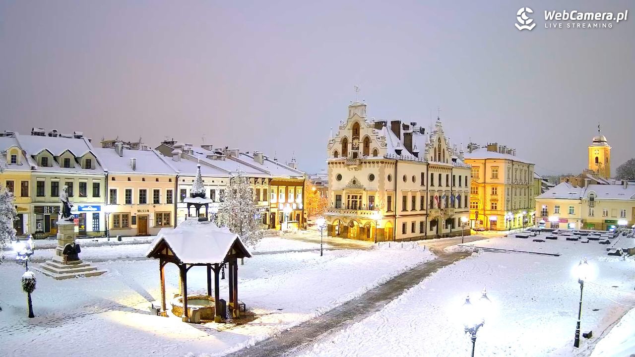 Rzeszów - Stary Rynek i Ratusz - 23 listopad 2025, 06:25