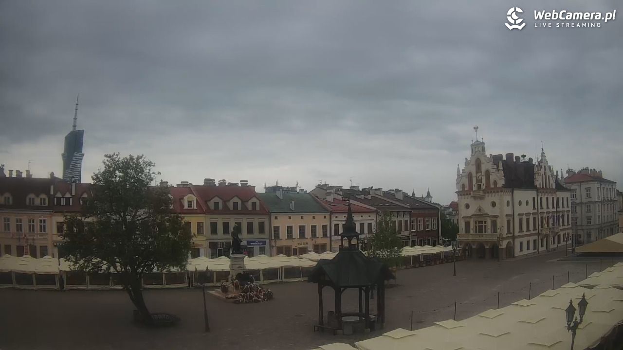Rzeszów - Stary Rynek i Ratusz - 10 maj 2025, 07:12