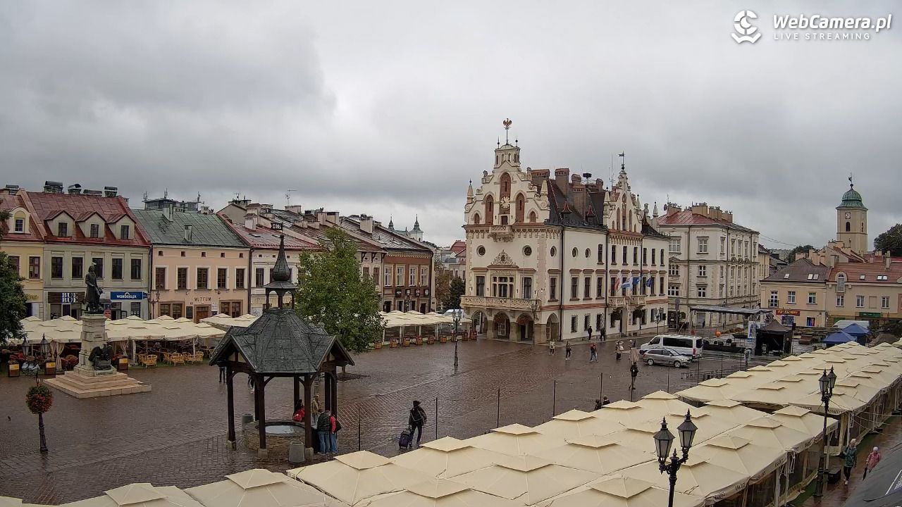 Rzeszów - Stary Rynek i Ratusz - 12 wresień 2026, 10:39