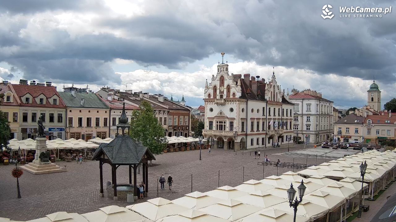 Rzeszów - Stary Rynek i Ratusz - 28 lipiec 2026, 11:34