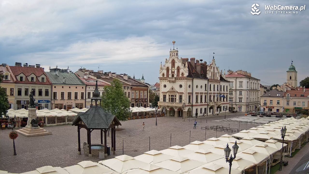 Rzeszów - Stary Rynek i Ratusz - 27 lipiec 2026, 10:13