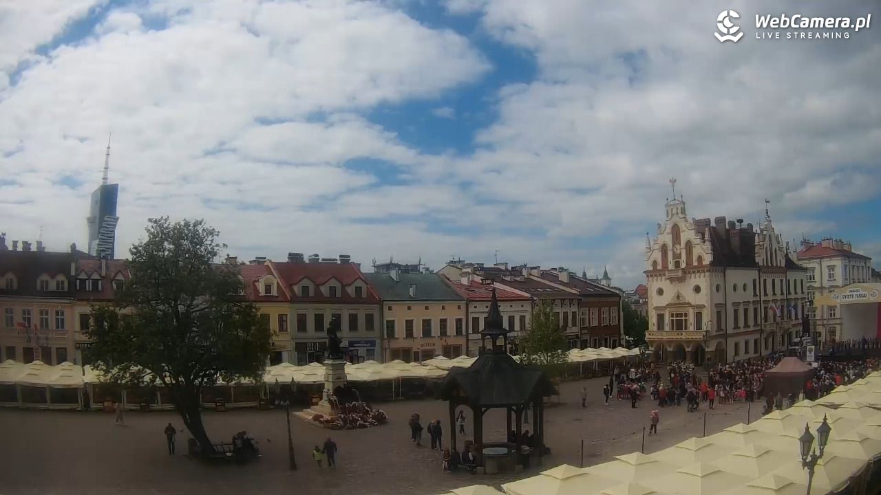 Rzeszów - Stary Rynek i Ratusz - 09 maj 2025, 10:36